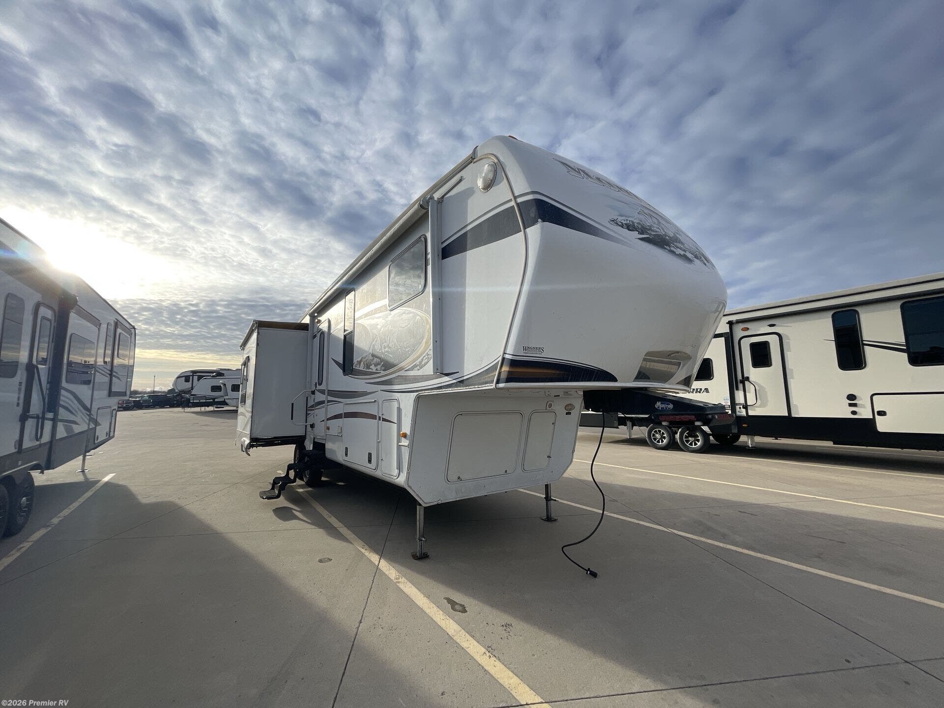 2013 Keystone Montana Big Sky 3100RL - Used Fifth Wheel For Sale by Premier RV  in Blue Grass, Iowa