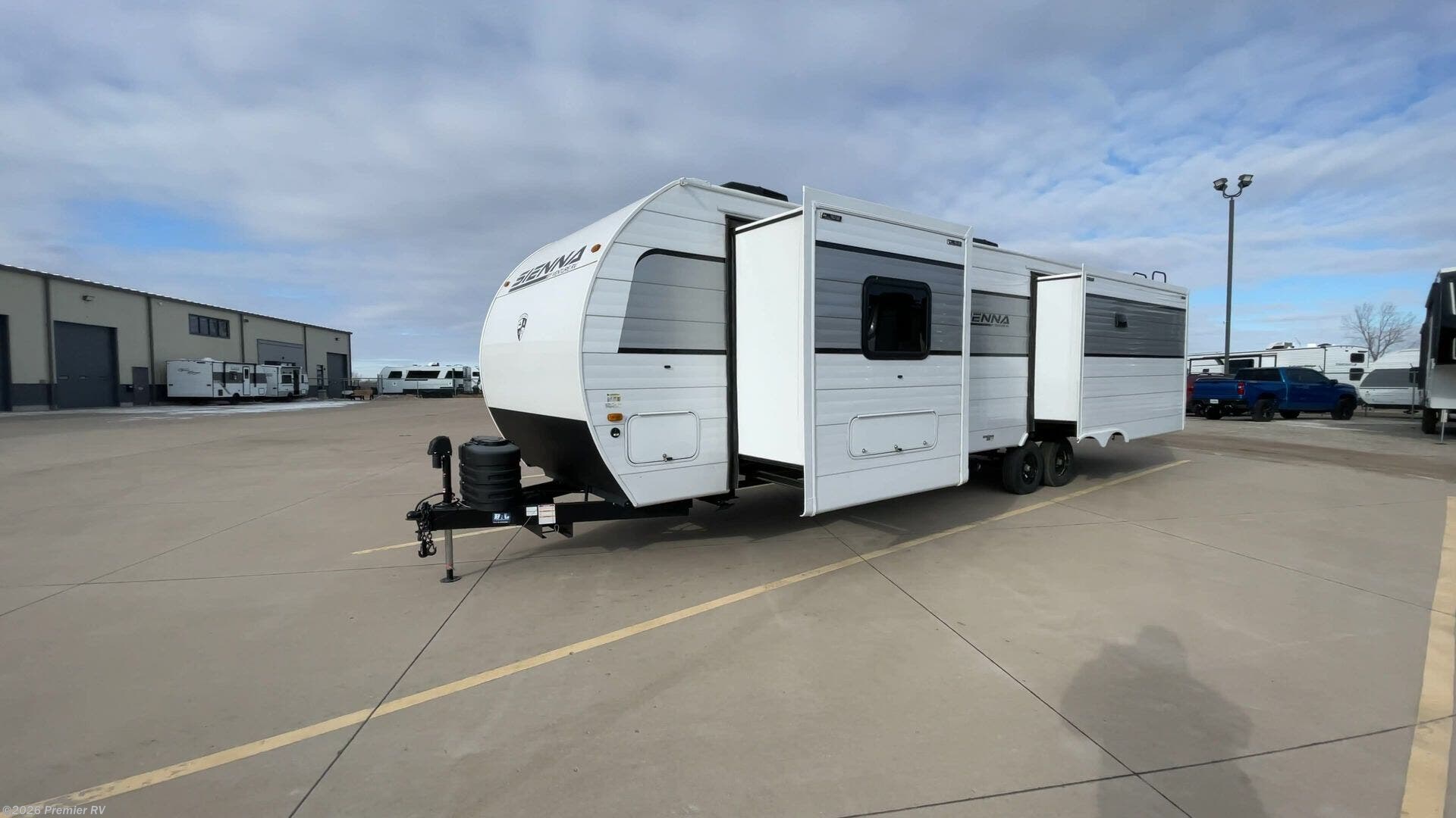 Used 2025 Venture RV Sienna 293VIK available in Blue Grass, Iowa