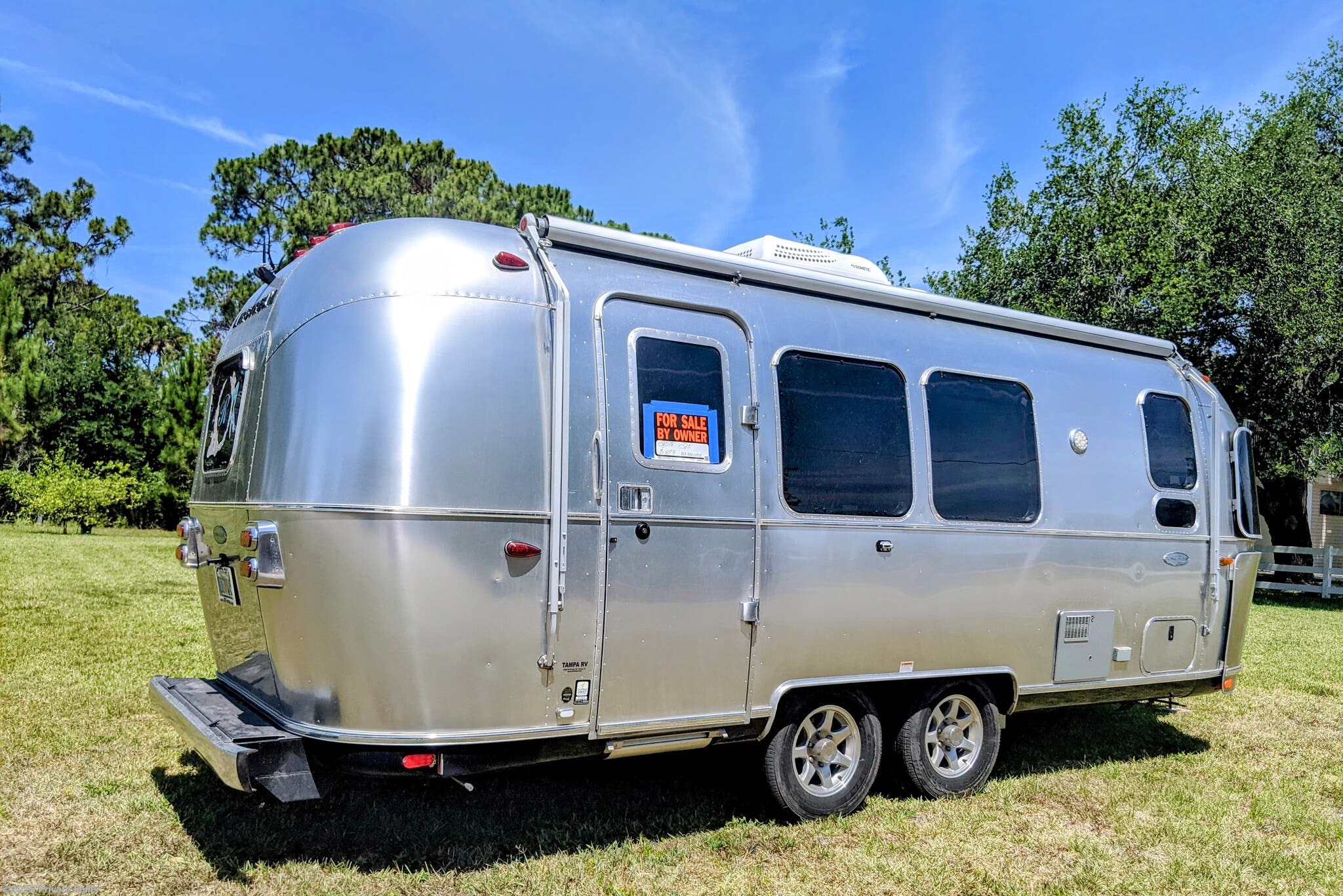 2018 Airstream Flying Cloud 23FB RV for Sale in Weeki Wachee, FL 34607