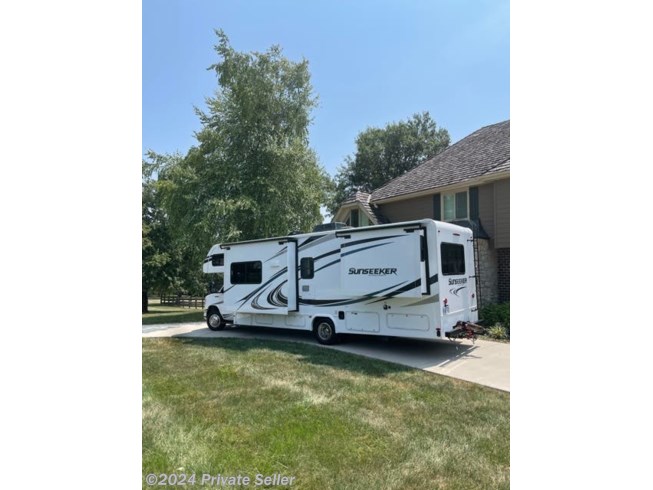 2019 Forest River Sunseeker 2860DS - Used Class C For Sale by For Sale By Owner in Stilwell, Kansas features Awning, LP Detector, Water Heater, Slideout, Air Conditioning