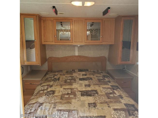 2006 SunnyBrook Solanta 3310 Bunkhouse - Used Travel Trailer For Sale by For Sale By Owner in Neptune, New Jersey features Slideout, LP Detector, Microwave, Smoke Detector, Air Conditioning