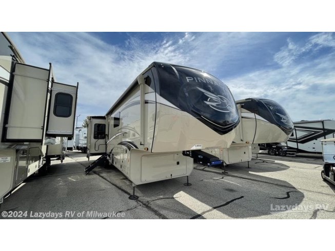New 2022 Jayco Pinnacle 36FBTS available in Sturtevant, Wisconsin