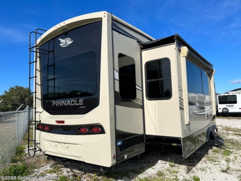 2021 Jayco Pinnacle 36KPTS RV for Sale in Mims, FL 32754 0AR071