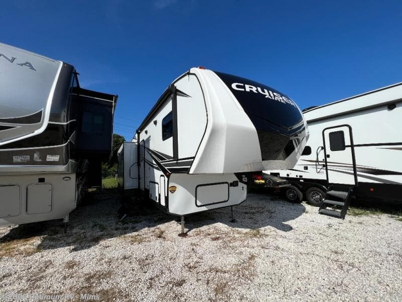 2021 CrossRoads Cruiser Aire CR28RD RV for Sale in Mims, FL 32754