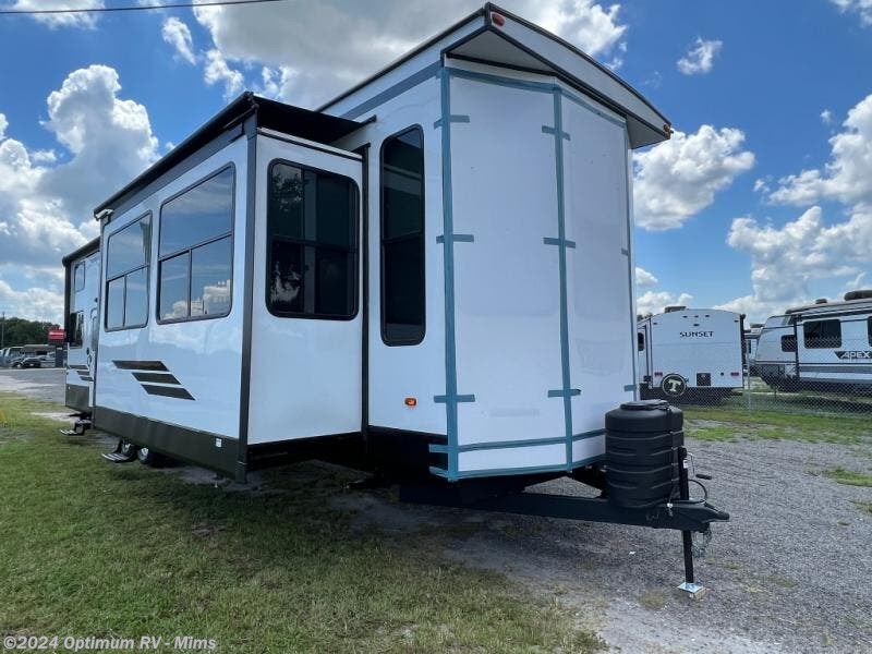 2024 Forest River Wildwood Grand Lodge 42FLDL RV for Sale in Mims, FL