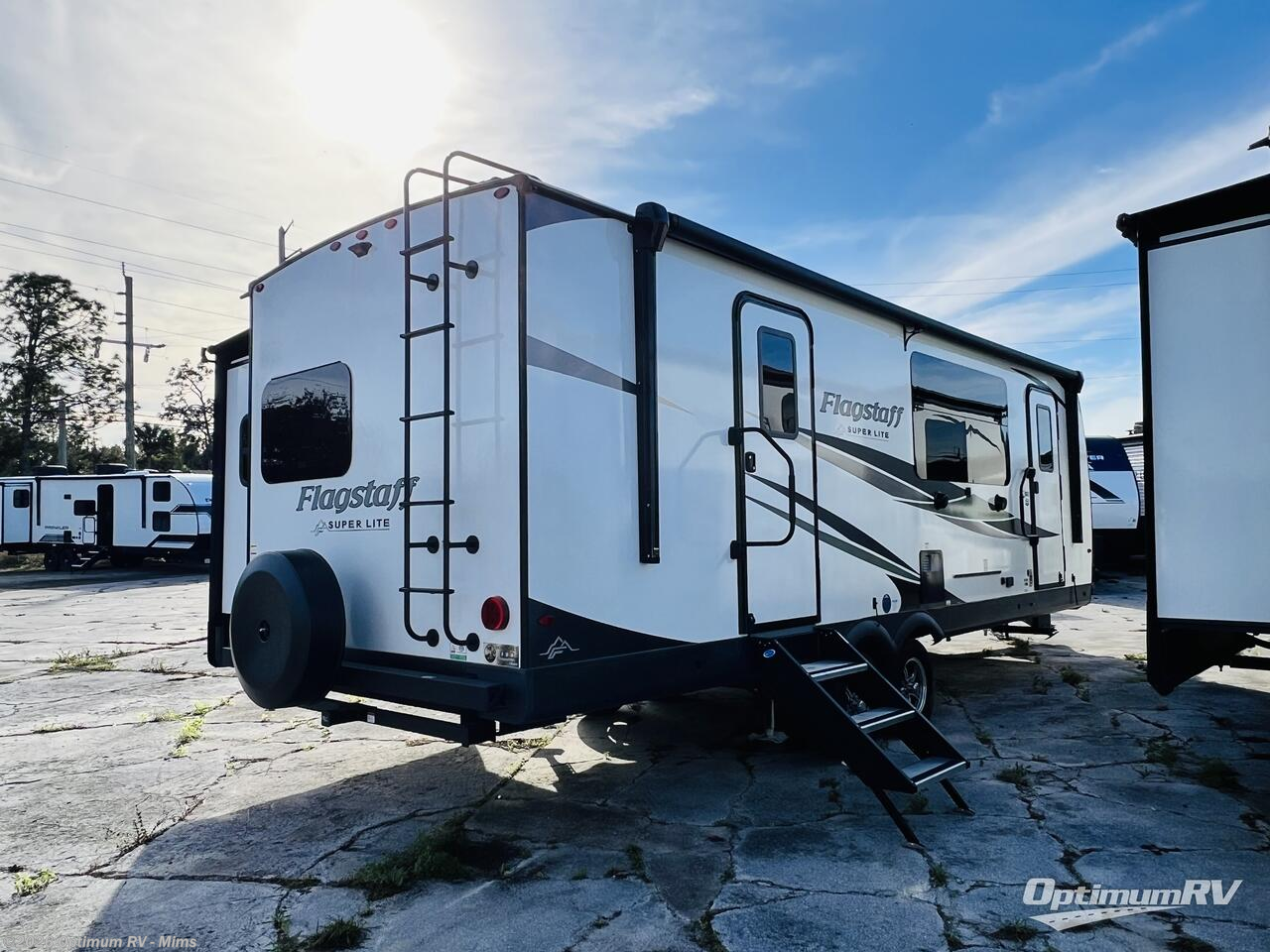 2025 Forest River Flagstaff Super Lite 26SFK - New Travel Trailer For Sale by Optimum RV - Mims in Mims, Florida features Slideout, Awning