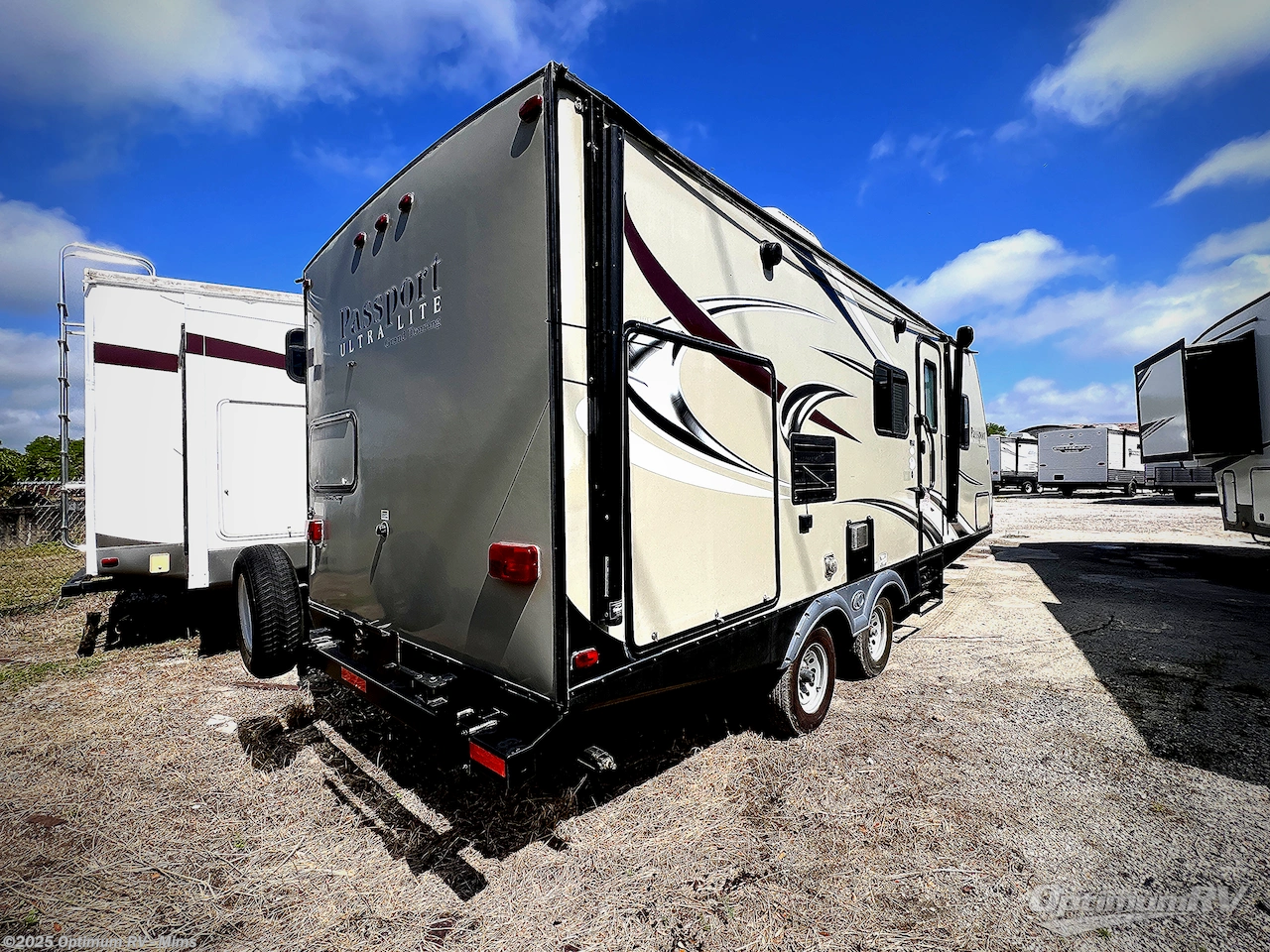 2016 Keystone Passport 2250RB Grand Touring - Used Travel Trailer For Sale by Optimum RV - Mims in Mims, Florida features Slideout