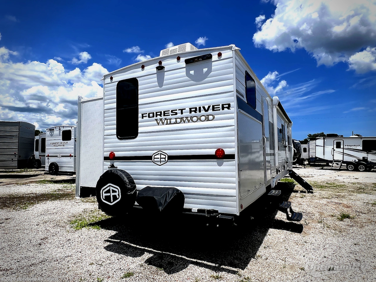 2026 Forest River Wildwood 32BHDS - New Travel Trailer For Sale by Optimum RV - Mims in Mims, Florida