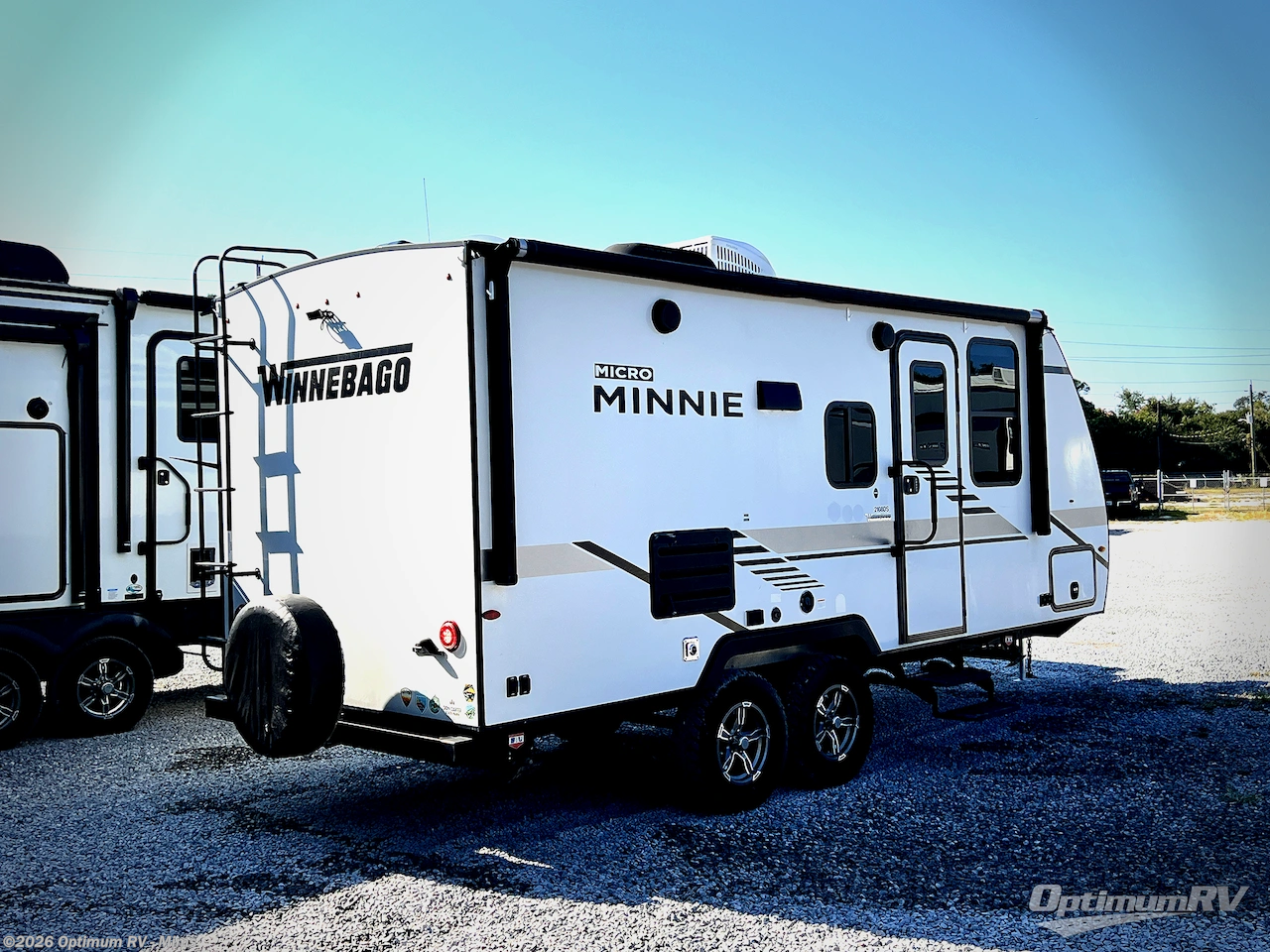 2021 Winnebago Micro Minnie 2108DS - Used Travel Trailer For Sale by Optimum RV - Mims in Mims, Florida features Slideout, Awning