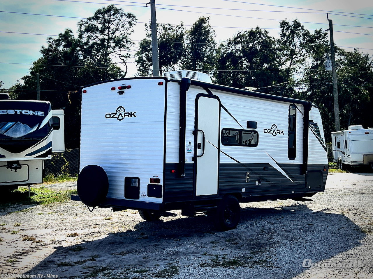 2022 Forest River Ozark 1800QS - Used Travel Trailer For Sale by Optimum RV - Mims in Mims, Florida features Slideout, Awning