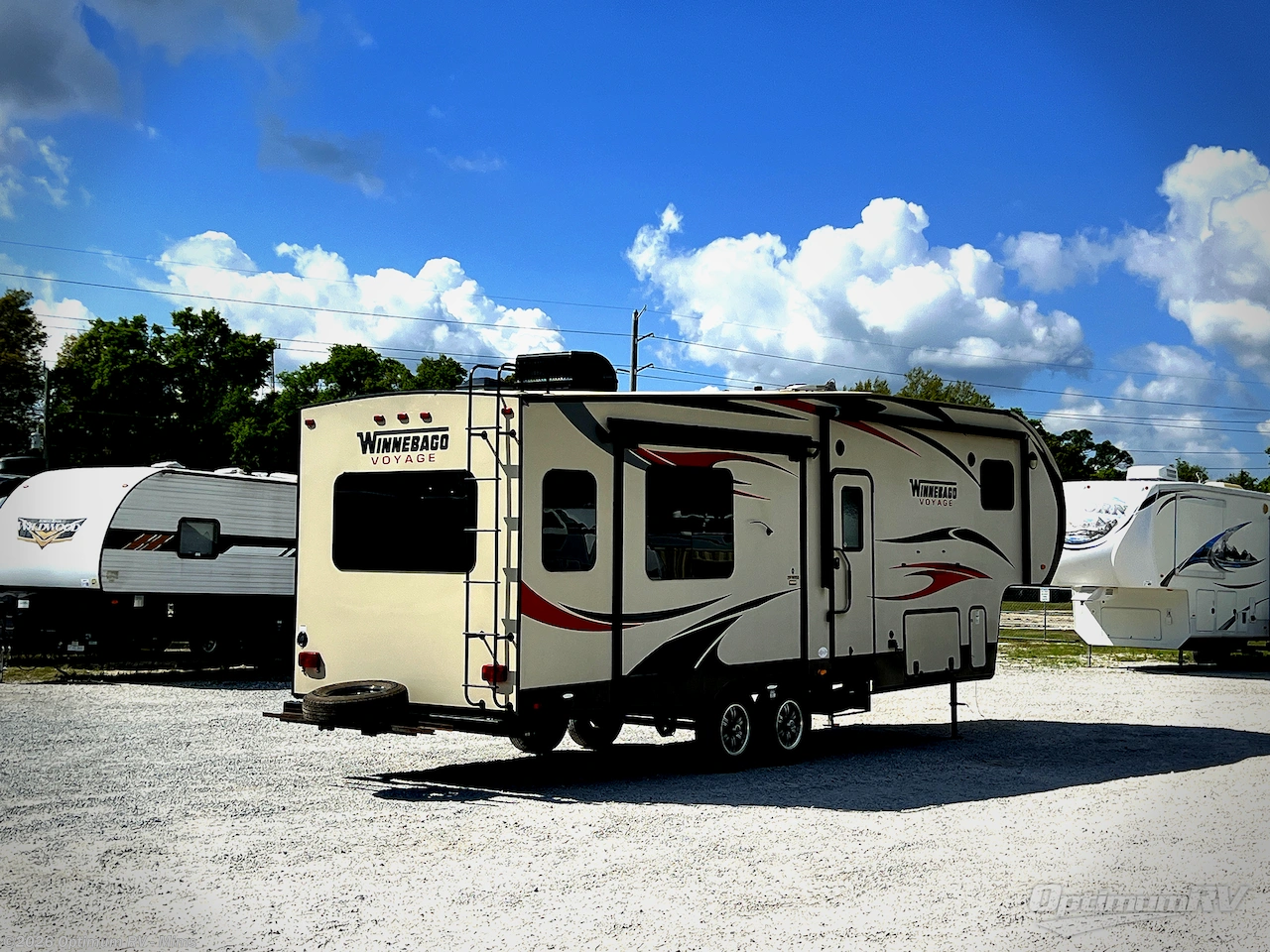 2015 Winnebago Voyage 29FWRSS - Used Fifth Wheel For Sale by Optimum RV - Mims in Mims, Florida features Slideout