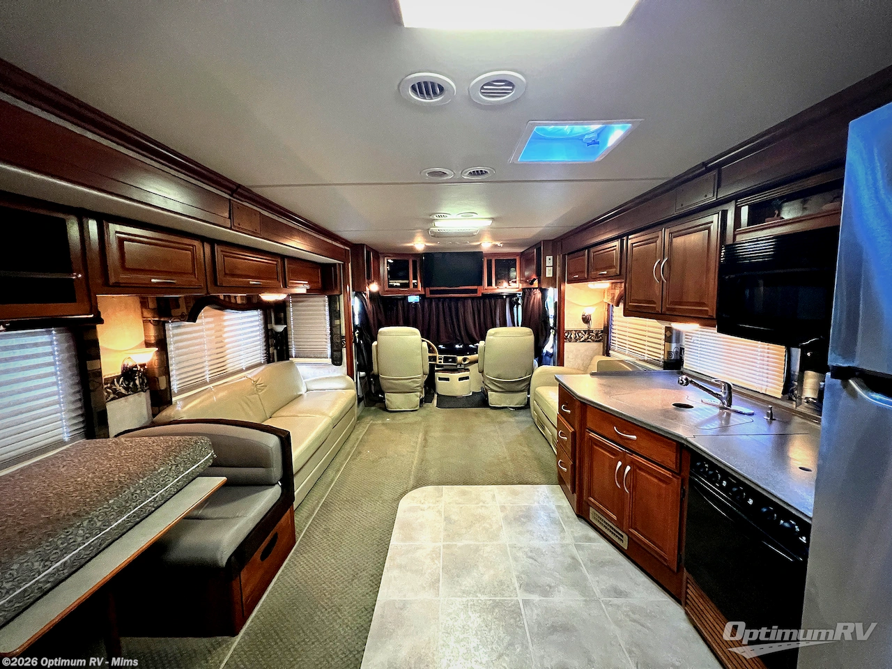 Used 2006 Fleetwood Discovery 39L available in Mims, Florida