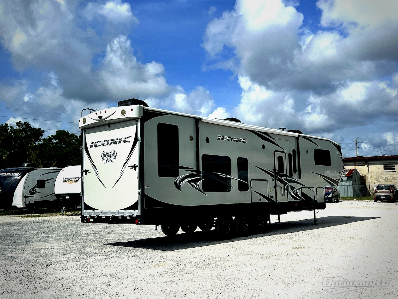 2018 Eclipse Iconic Wide Body 3515IKG - Used Fifth Wheel For Sale by Optimum RV - Mims in Mims, Florida features Slideout, Awning