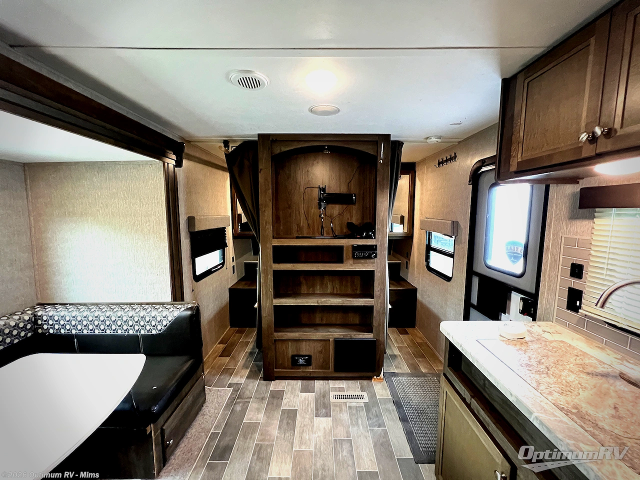 2019 Dutchmen Coleman Lantern Series 300TQ - Used Travel Trailer For Sale by Optimum RV - Mims in Mims, Florida features Awning, Slideout