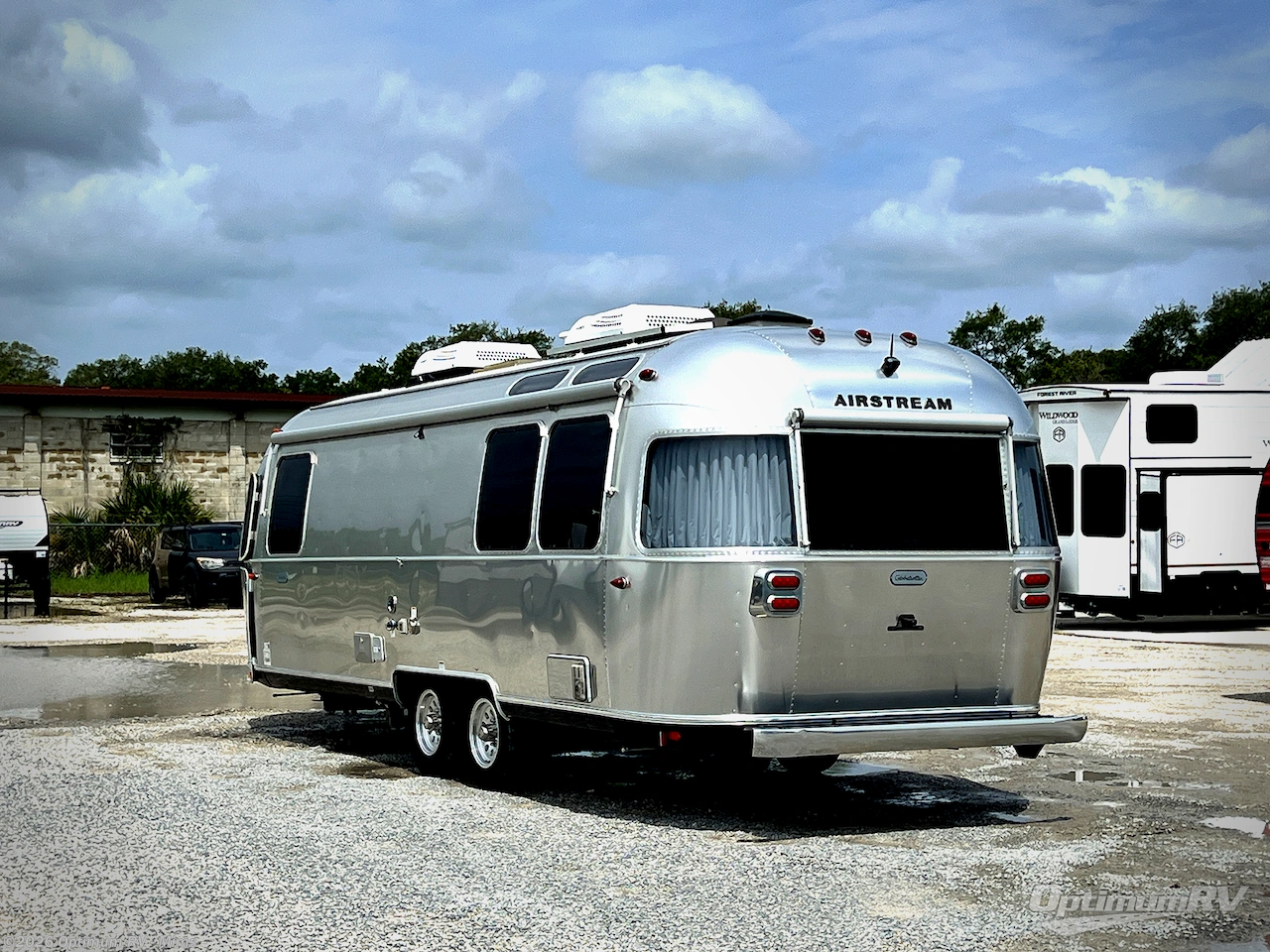 2021 Globetrotter 27FB by Airstream from Optimum RV - Mims in Mims, Florida