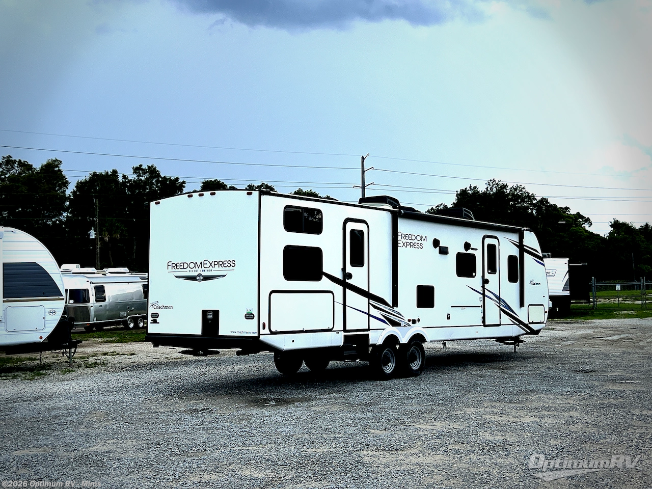 2022 Coachmen Freedom Express Select 31SE - Used Travel Trailer For Sale by Optimum RV - Mims in Mims, Florida features Awning, Slideout