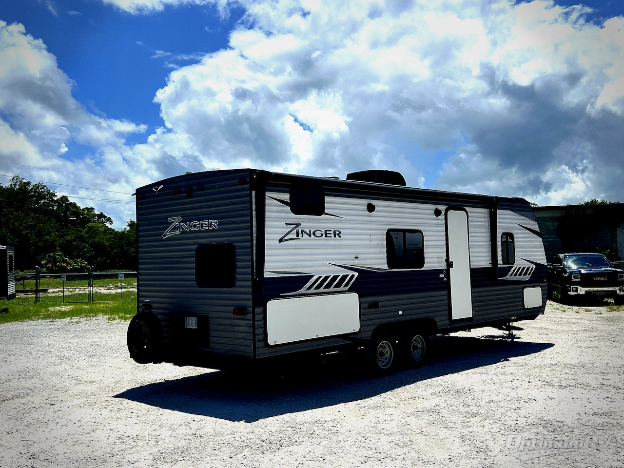2019 CrossRoads Zinger ZR252BH - Used Travel Trailer For Sale by Optimum RV - Mims in Mims, Florida features Awning