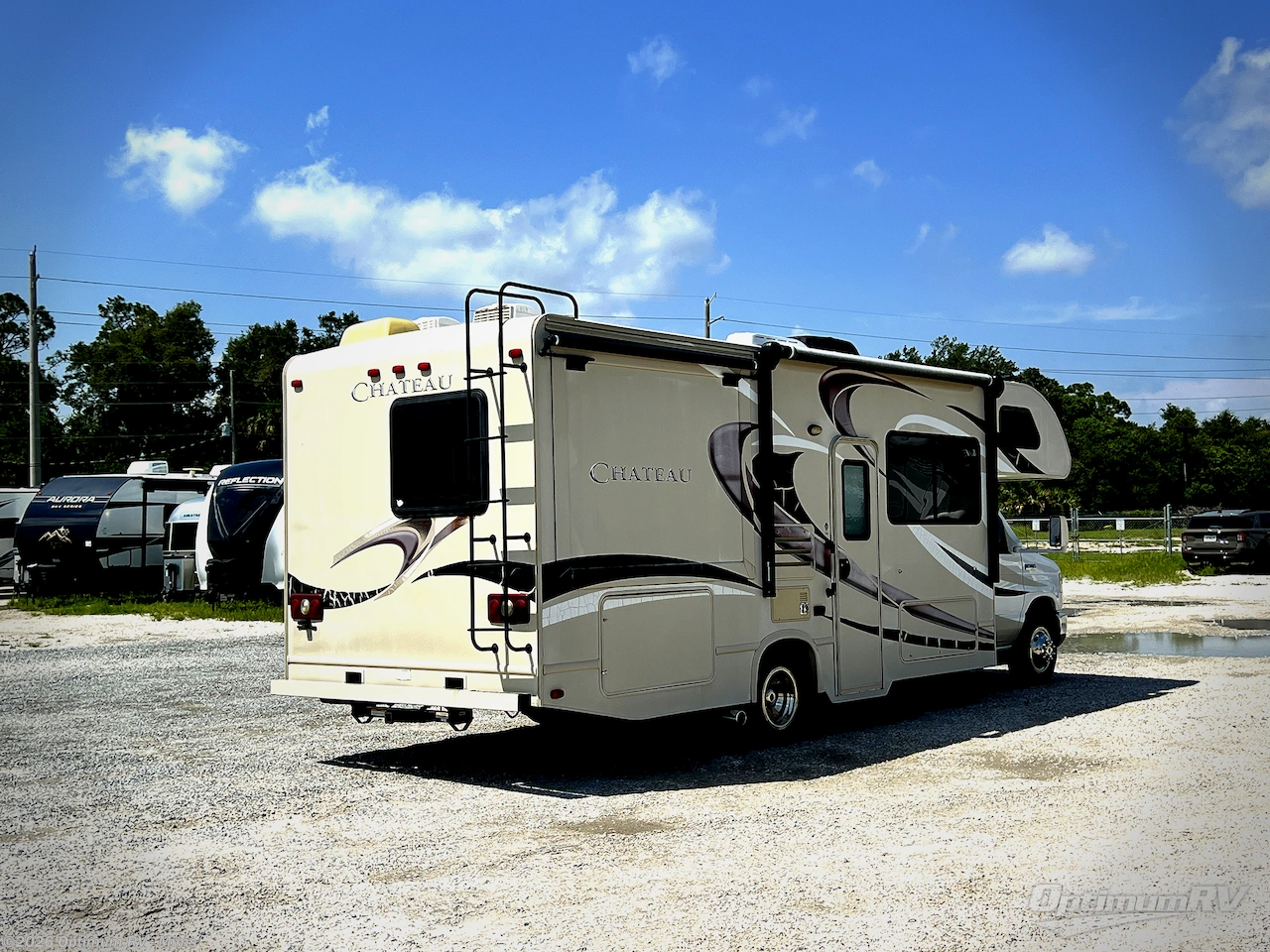 2016 Thor Chateau 26A - Used Class C For Sale by Optimum RV - Mims in Mims, Florida features Slideout