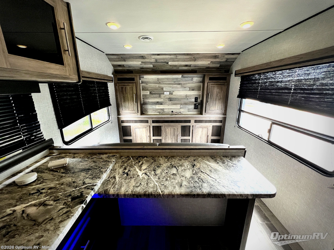 Used 2023 CrossRoads Zinger Lite ZR259FL available in Mims, Florida