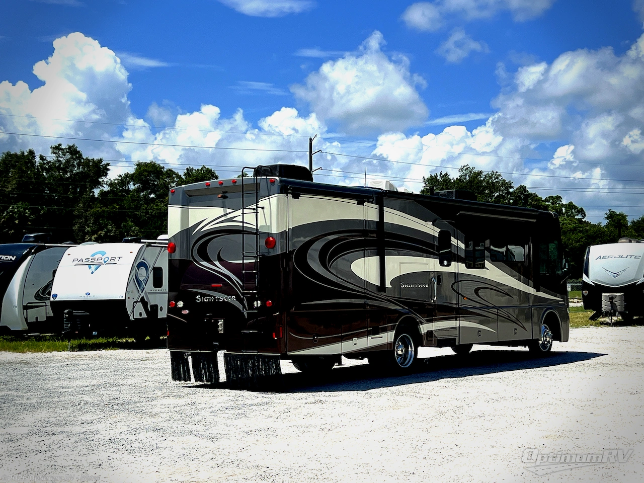 2014 Winnebago Sightseer 33C - Used Class A For Sale by Optimum RV - Mims in Mims, Florida features Slideout