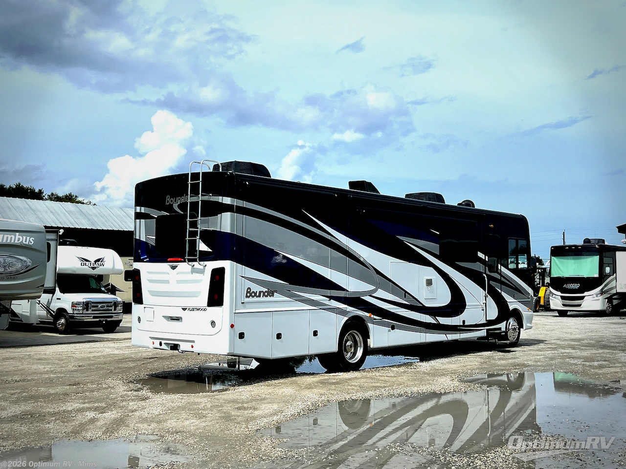 2020 Fleetwood Bounder 35P - Used Class A For Sale by Optimum RV - Mims in Mims, Florida features Slideout, Awning