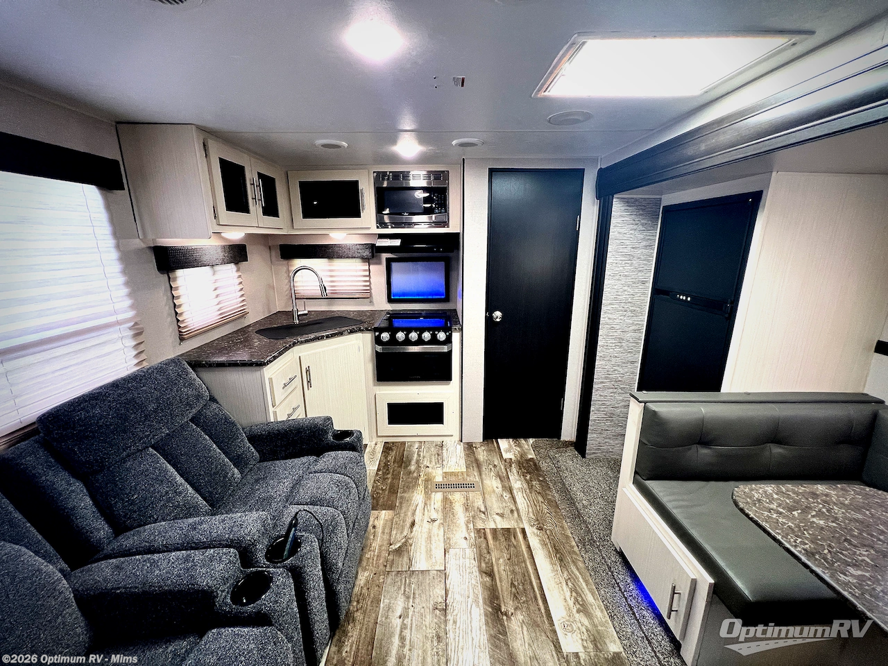 Used 2019 Venture RV Stratus Ultra-Lite SR261VRK available in Mims, Florida