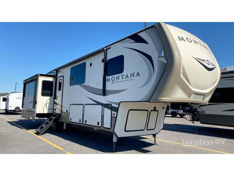 Used 2019 Keystone Montana 3854BR available in Waller, Texas