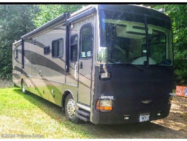 2005 Fleetwood Discovery - Used Class A For Sale by For Sale By Owner in Brookline, New Hampshire features Central Vacuum, Converter, Roof Vents, CD Player, Stove