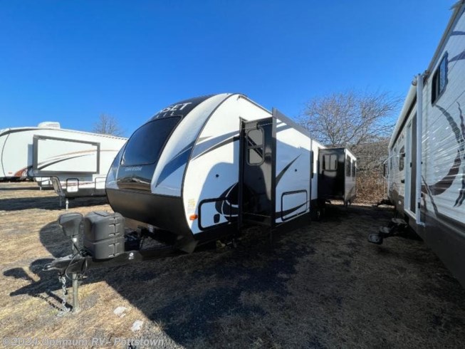 2018 Sunset Trail Grand Reserve SS33CK by CrossRoads from Optimum RV in Pottstown, Pennsylvania