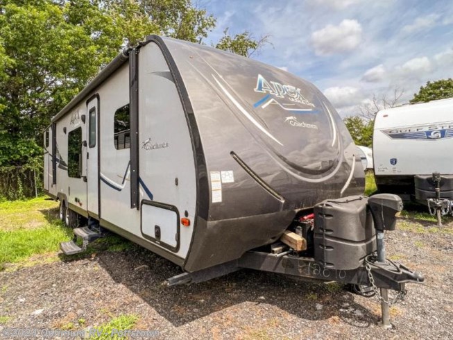 Used 2018 Coachmen Apex Ultra-Lite 300BHS available in Pottstown, Pennsylvania