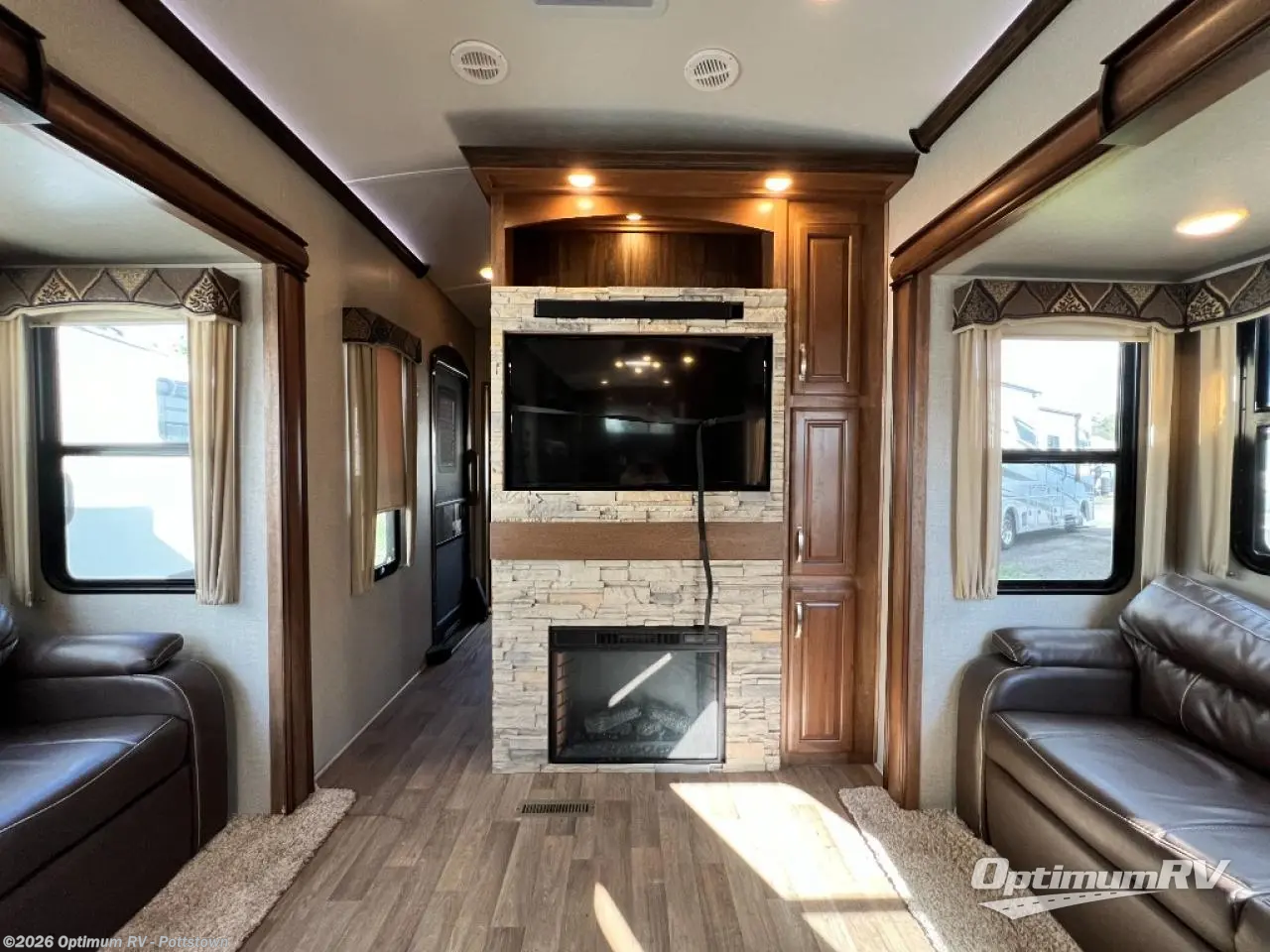 2018 Keystone Montana 3820 FK - Used Fifth Wheel For Sale by Optimum RV - Pottstown in Pottstown, Pennsylvania features Awning, Slideout