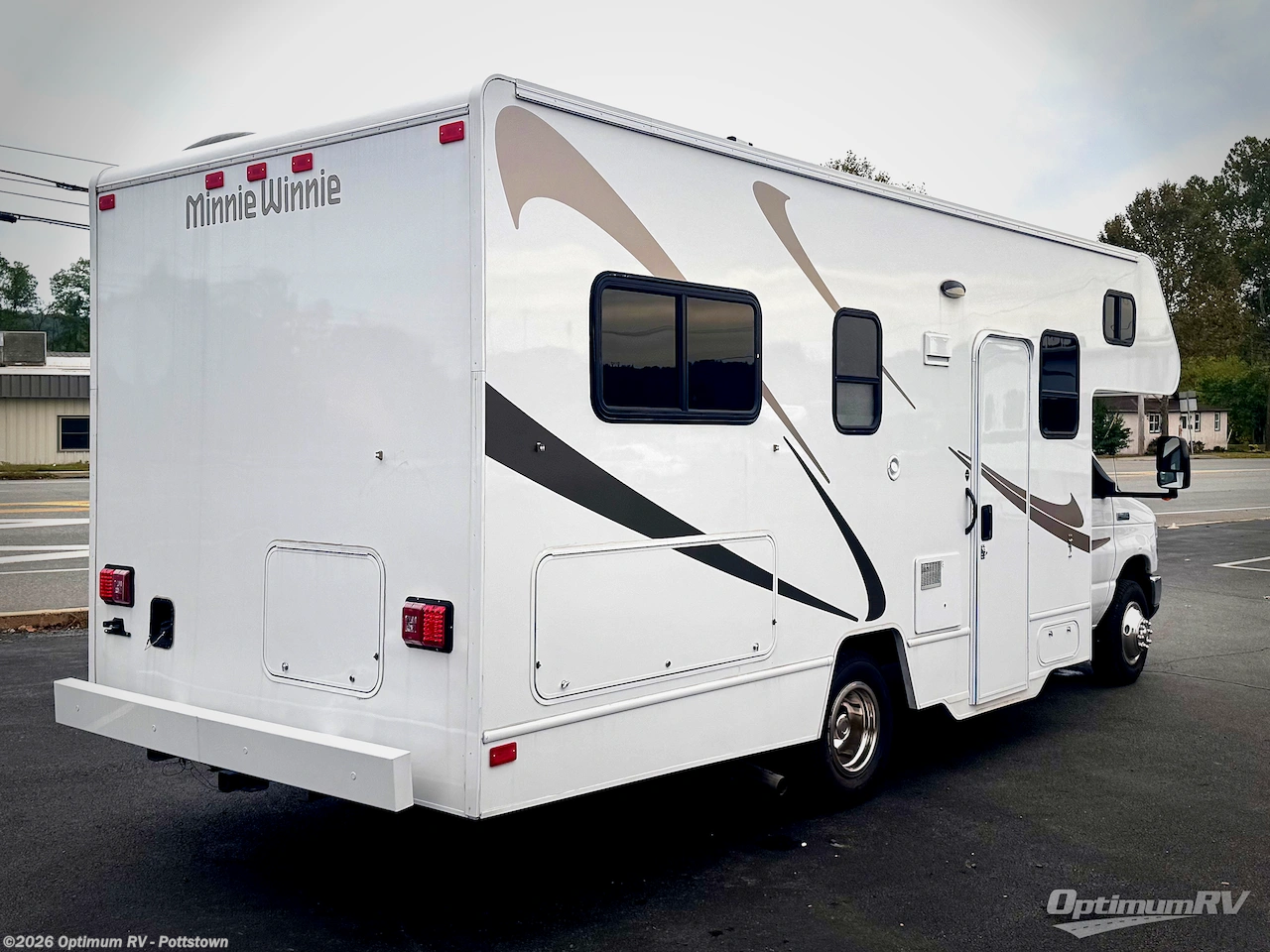 2019 Winnebago Minnie Winnie 325AR - Used Class C For Sale by Optimum RV - Pottstown in Pottstown, Pennsylvania