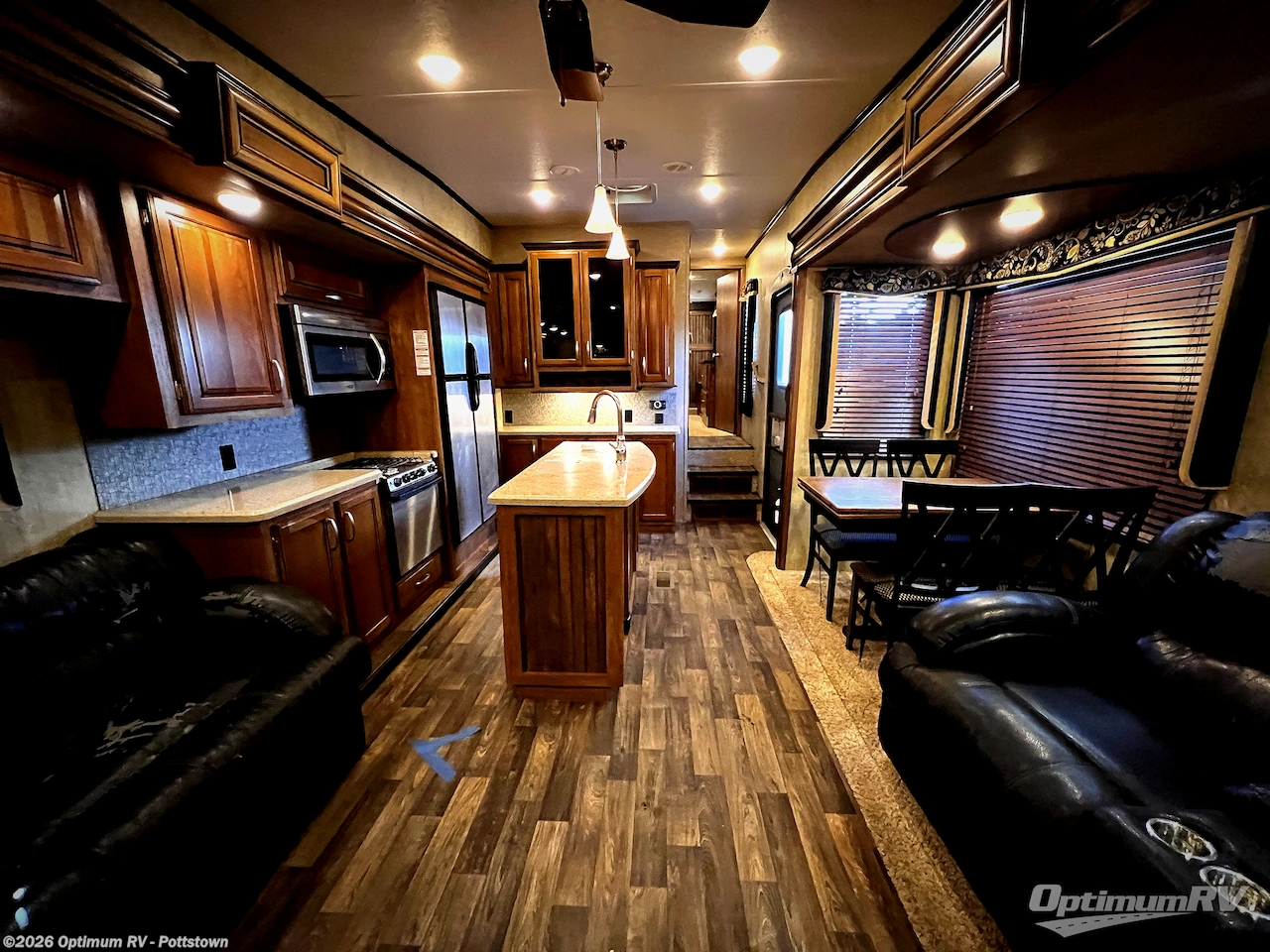 2016 Keystone Montana High Country 310RE - Used Fifth Wheel For Sale by Optimum RV - Pottstown in Pottstown, Pennsylvania features Slideout