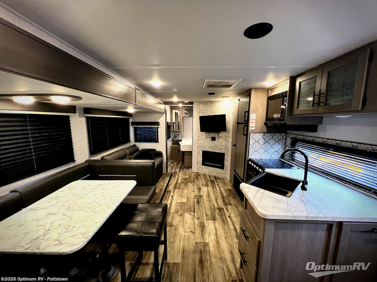 Used 2022 Dutchmen Coleman Light 2755BH available in Pottstown, Pennsylvania