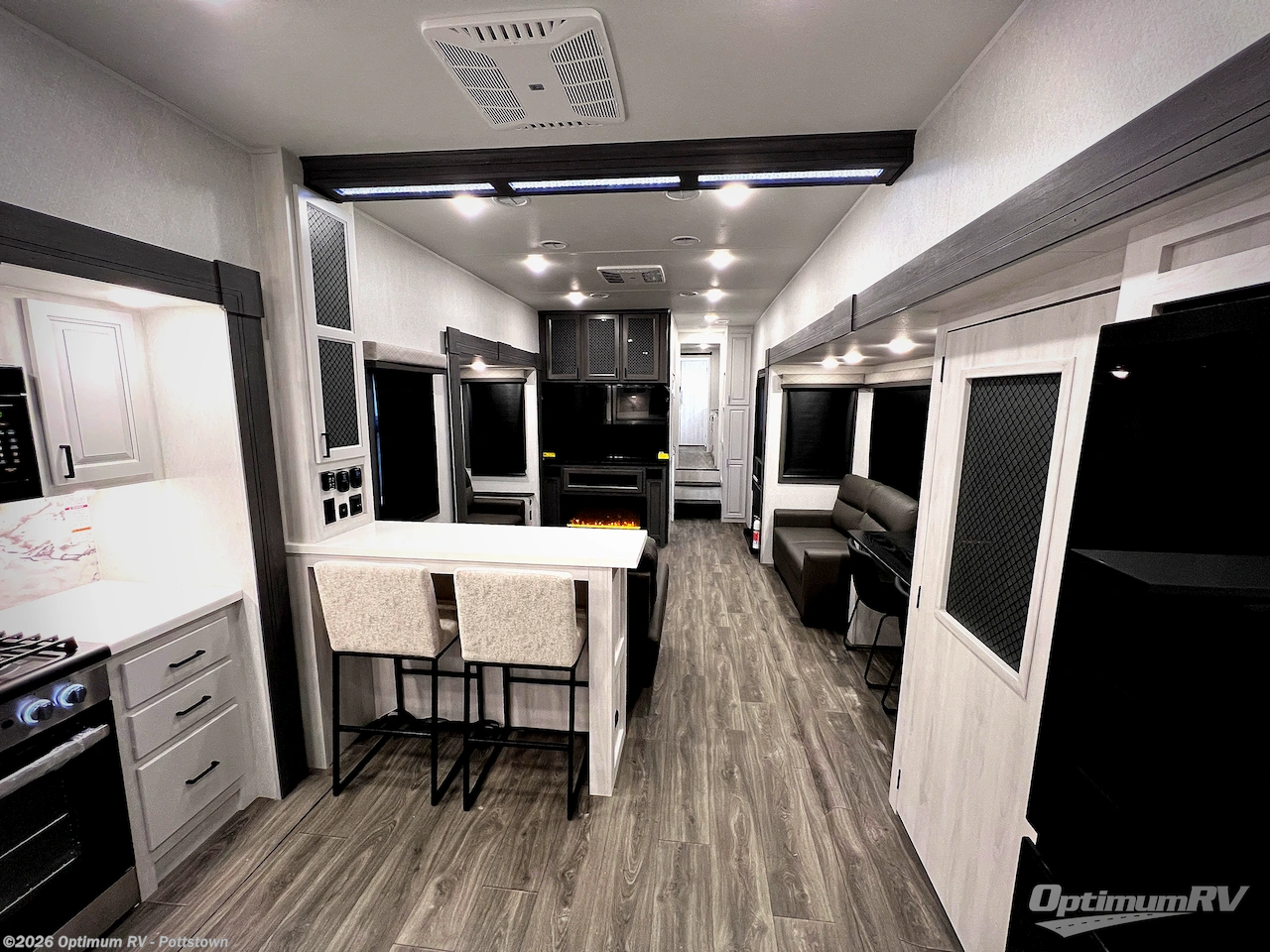 New 2026 East to West Ahara 395FB available in Pottstown, Pennsylvania