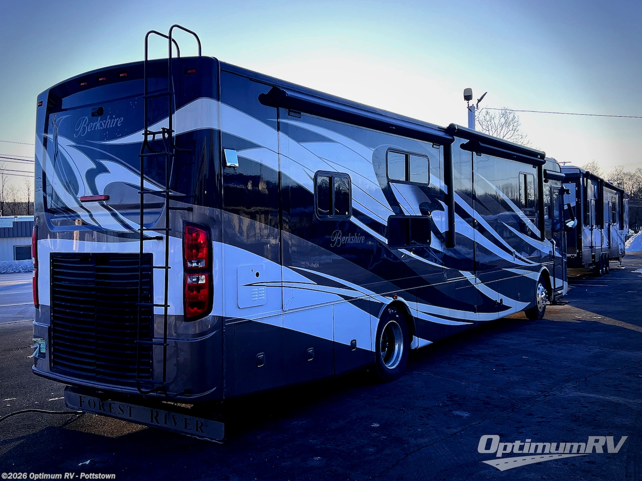 2014 Forest River Berkshire 390BH - Used Class A For Sale by Optimum RV - Pottstown in Pottstown, Pennsylvania features Slideout