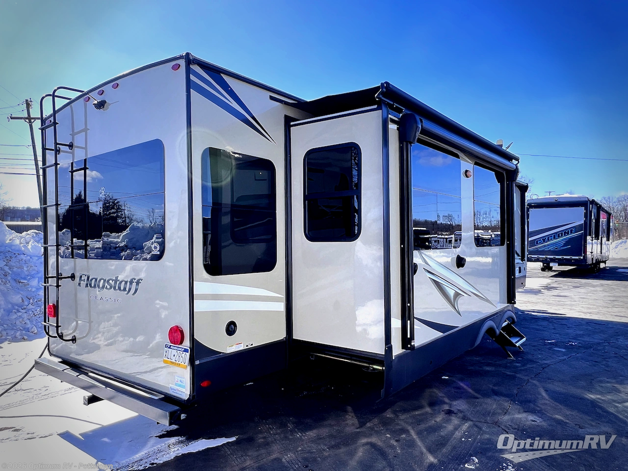 2021 Forest River Flagstaff Classic Super Lite 832IKRL - Used Travel Trailer For Sale by Optimum RV - Pottstown in Pottstown, Pennsylvania