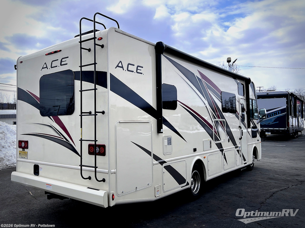 2022 Thor ACE 30.3 - Used Class A For Sale by Optimum RV - Pottstown in Pottstown, Pennsylvania features Slideout, Awning