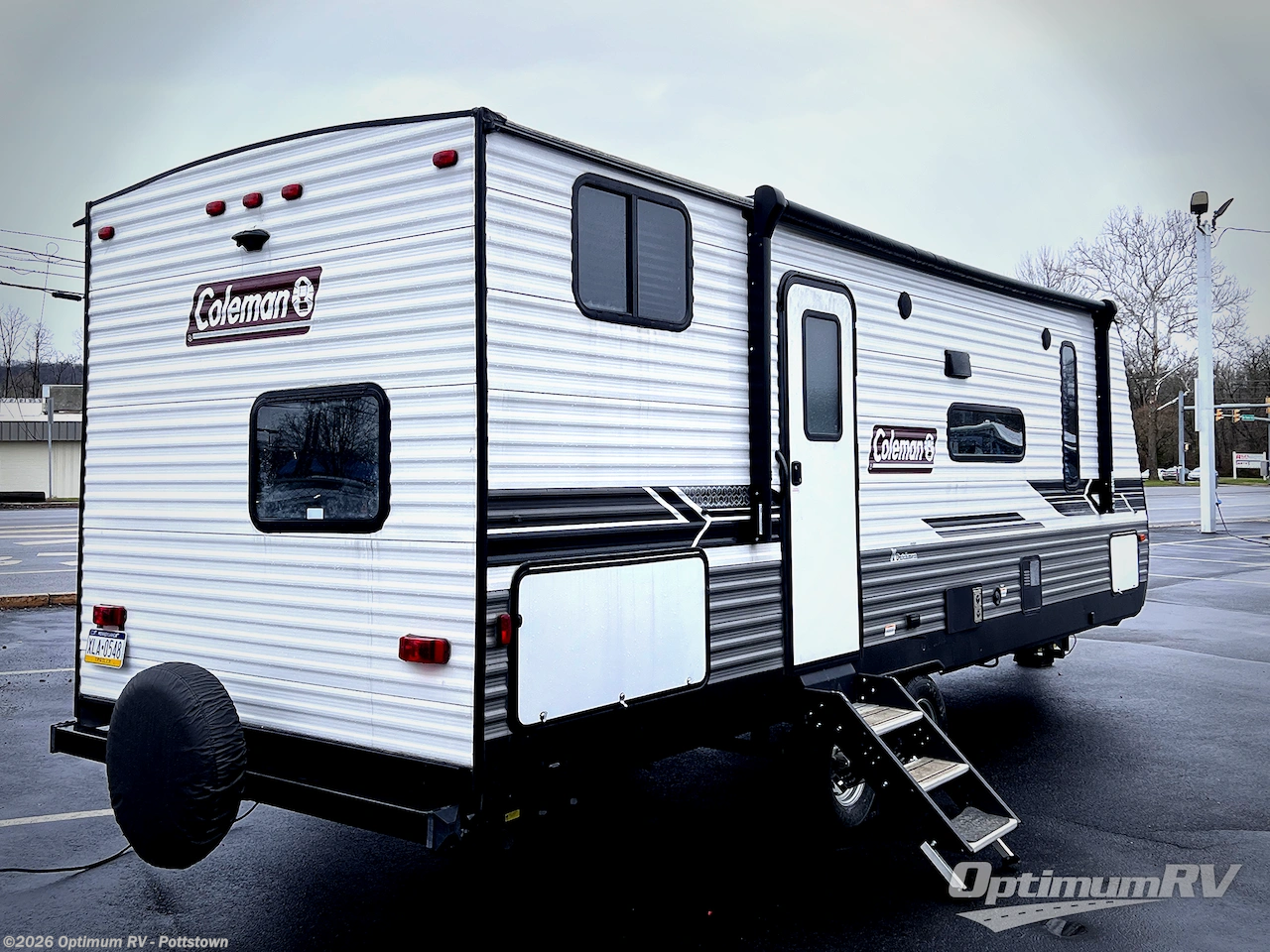2022 Dutchmen Coleman Lantern Series 242BH - Used Travel Trailer For Sale by Optimum RV - Pottstown in Pottstown, Pennsylvania features Slideout, Awning