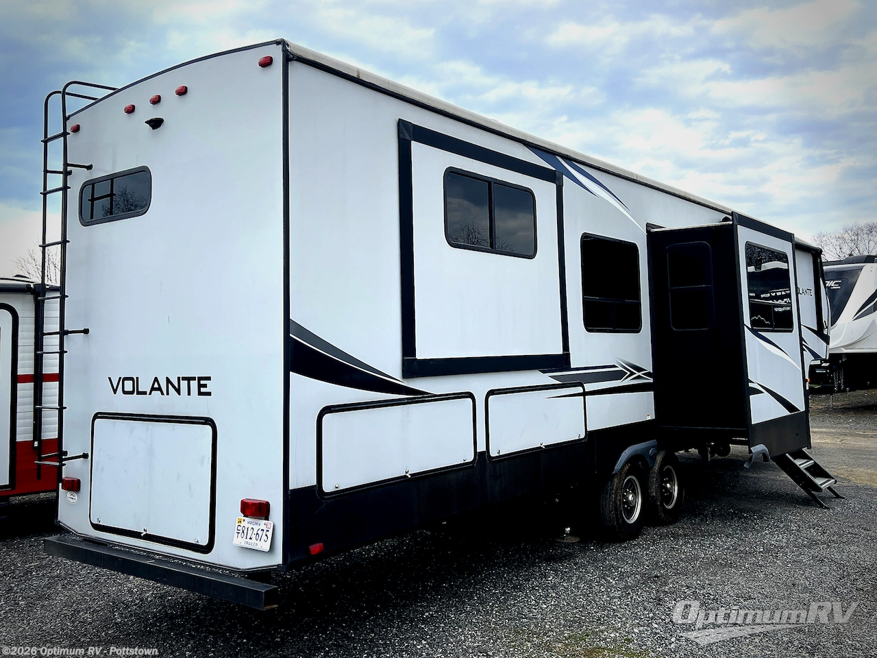 2021 CrossRoads Volante 3880MK - Used Fifth Wheel For Sale by Optimum RV - Pottstown in Pottstown, Pennsylvania features Slideout, Awning