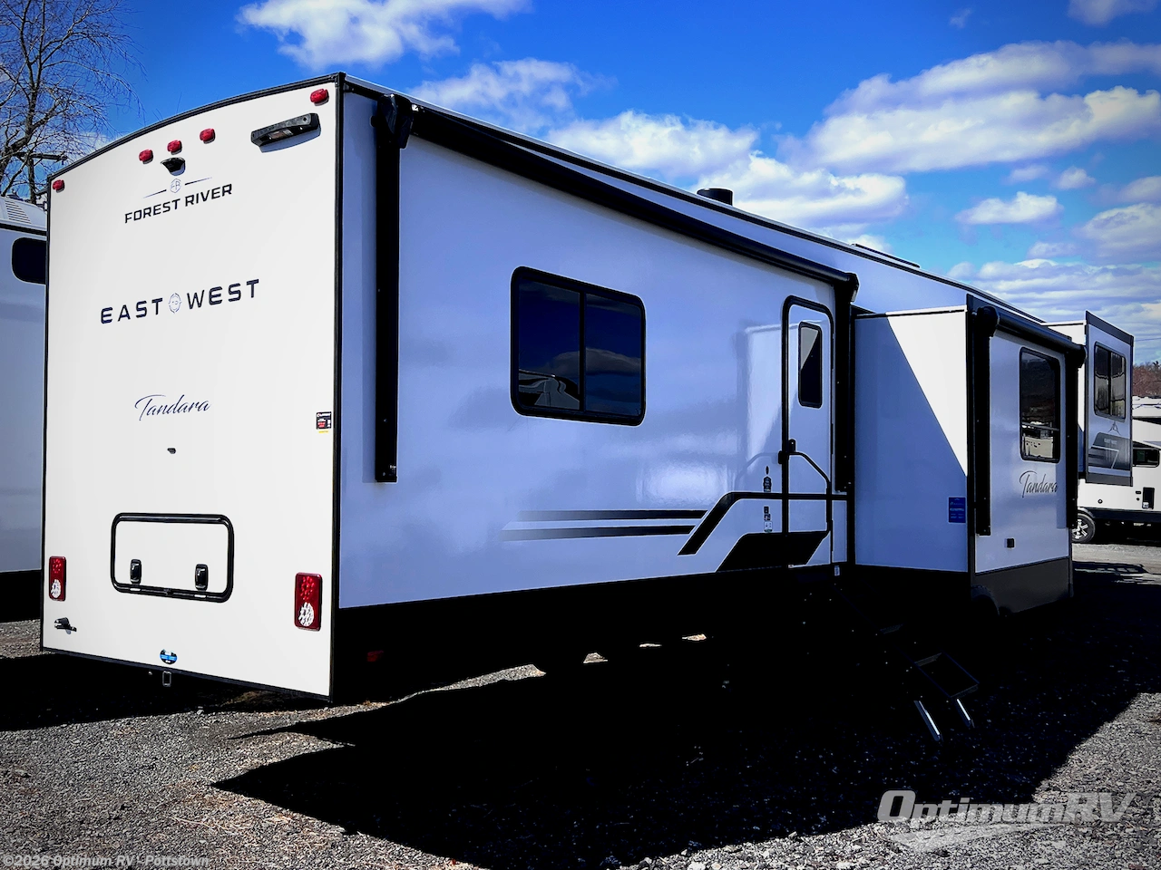 2026 East to West Tandara 390FL - New Fifth Wheel For Sale by Optimum RV - Pottstown in Pottstown, Pennsylvania features Slideout, Awning