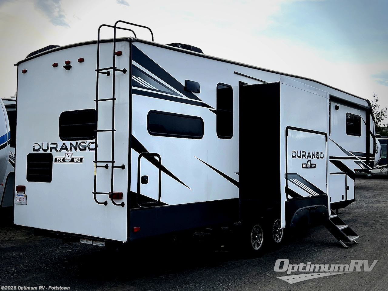 2021 K-Z Durango D321RKT - Used Fifth Wheel For Sale by Optimum RV - Pottstown in Pottstown, Pennsylvania features Awning, Slideout