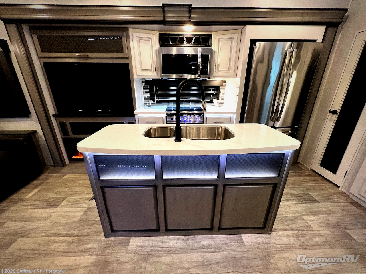 Used 2021 Keystone Montana 3121RL available in Pottstown, Pennsylvania