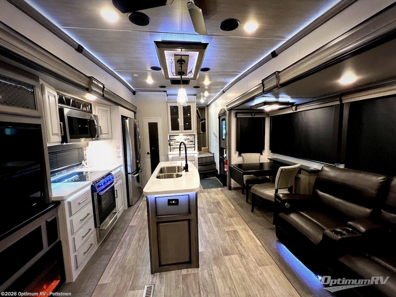 2021 Keystone Montana 3121RL - Used Fifth Wheel For Sale by Optimum RV - Pottstown in Pottstown, Pennsylvania features Awning, Slideout