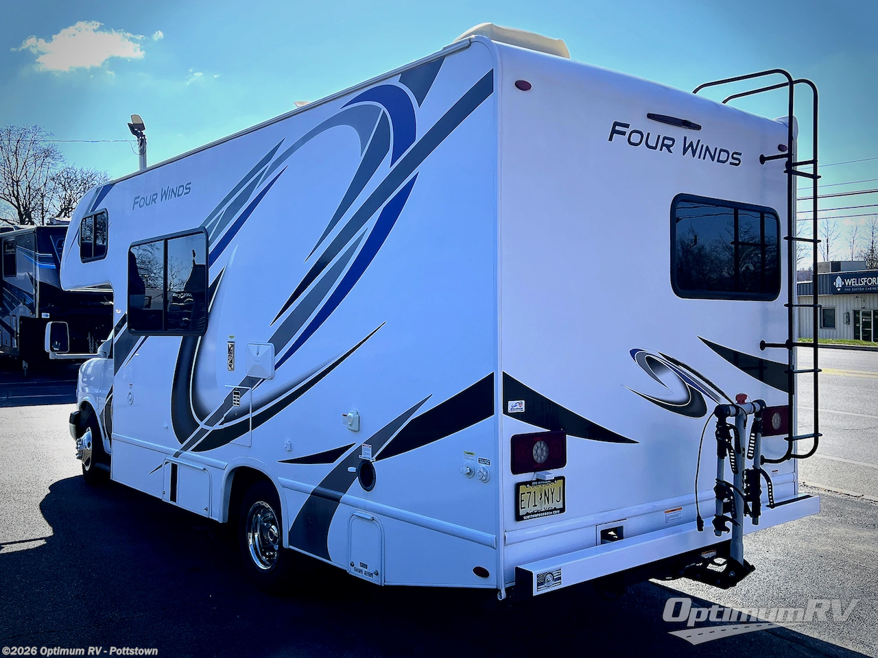 2021 Thor Four Winds 22E Chevy - Used Class C For Sale by Optimum RV - Pottstown in Pottstown, Pennsylvania features Awning