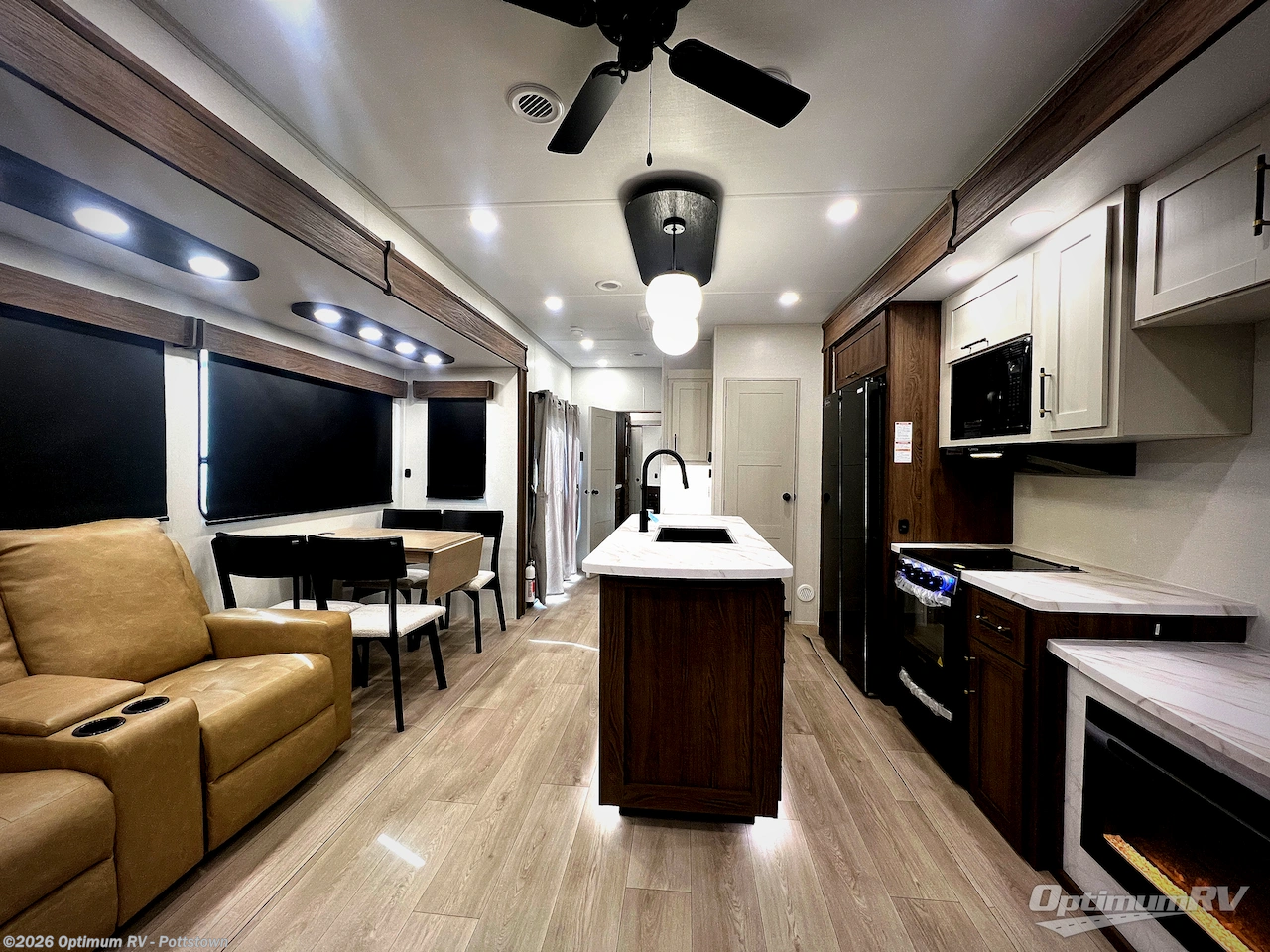 2026 Hampton 37FL by CrossRoads from Optimum RV - Pottstown in Pottstown, Pennsylvania