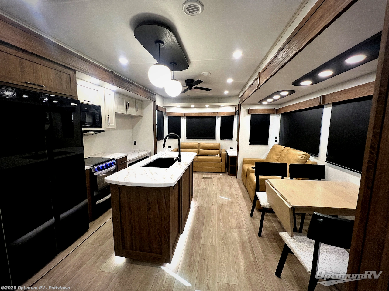 New 2026 CrossRoads Hampton 37FL available in Pottstown, Pennsylvania