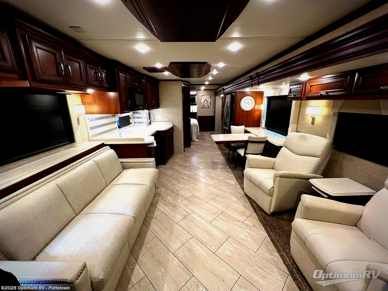 Used 2017 Newmar Ventana LE 4037 available in Pottstown, Pennsylvania