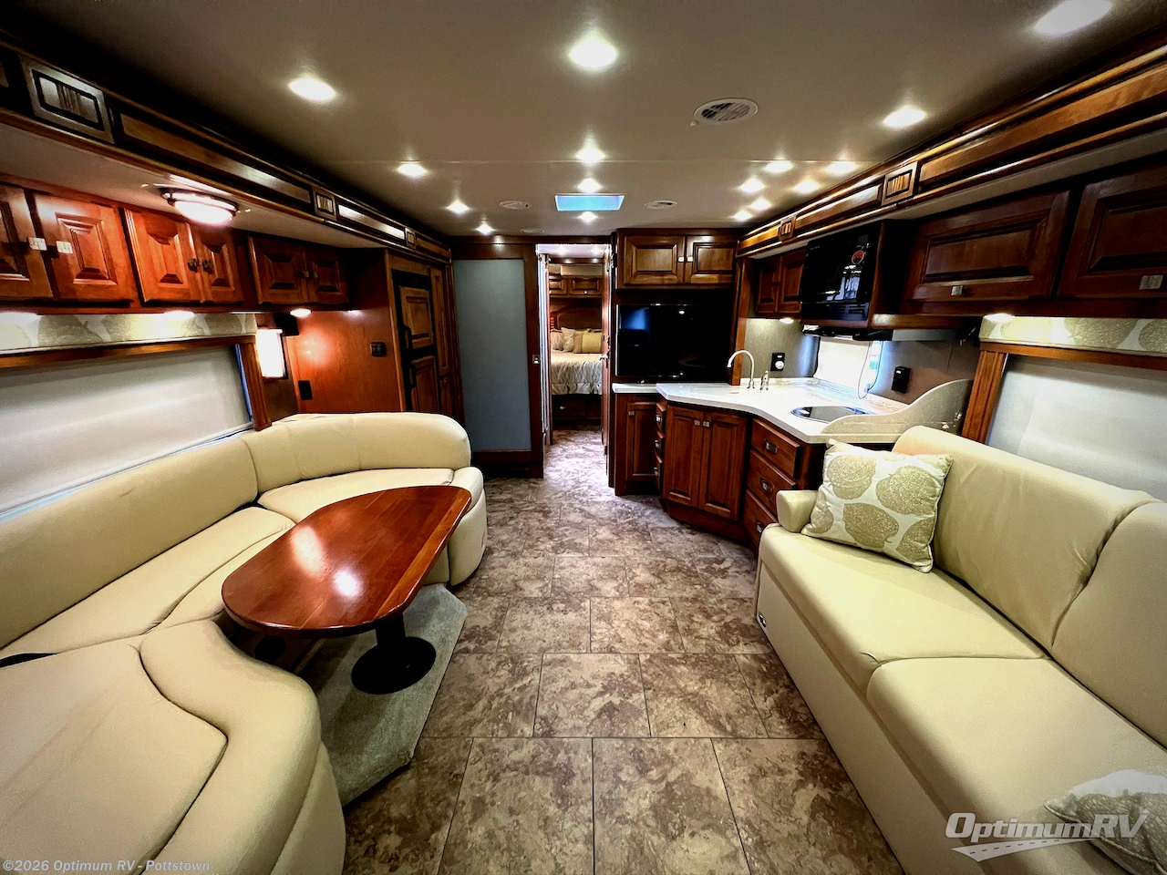 2013 Tiffin Allegro Breeze 32 BR - Used Class A For Sale by Optimum RV - Pottstown in Pottstown, Pennsylvania features Slideout