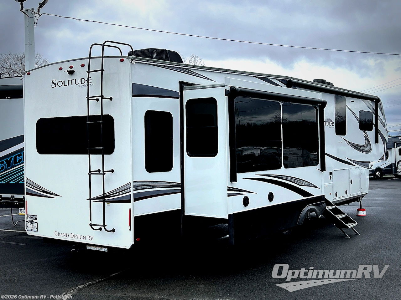 2022 Grand Design Solitude 378MBS - Used Fifth Wheel For Sale by Optimum RV - Pottstown in Pottstown, Pennsylvania features Slideout, Awning